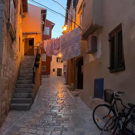 Art Rovinj-holiday- Im Herzen Der Altstadt Eine Moderne By Interhome